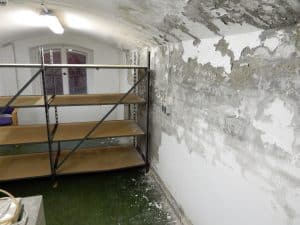 Kellerraum vor der Sanierung